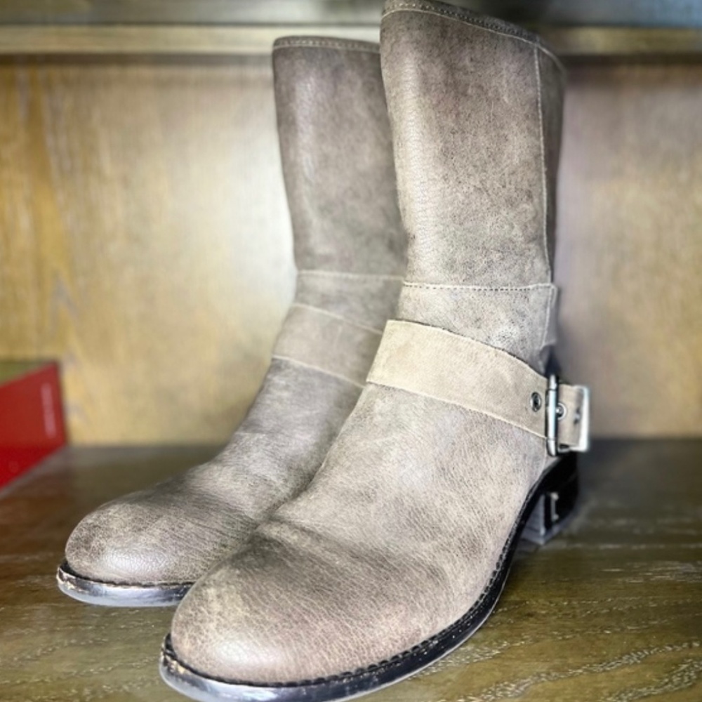 VINCE Camuto Women's Winchell Boots - Picture 2 of 2